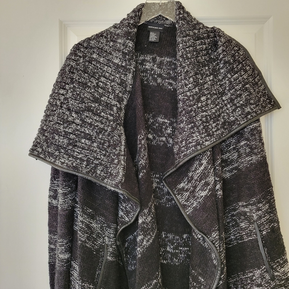 Central Park West Wool Blend Knit Cardigan Sweater Size Large - Picture 2 of 7